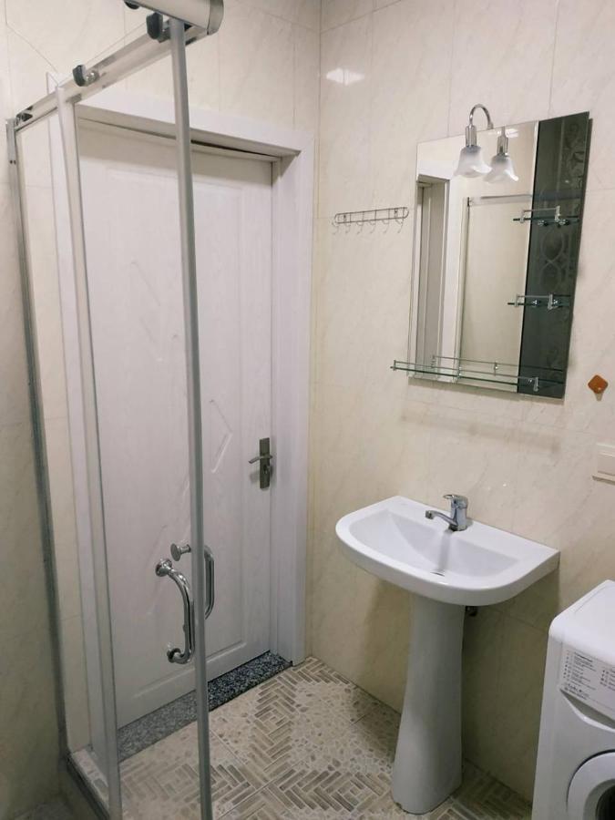 Бежевые Апартаменты Batumi Exteriör bild