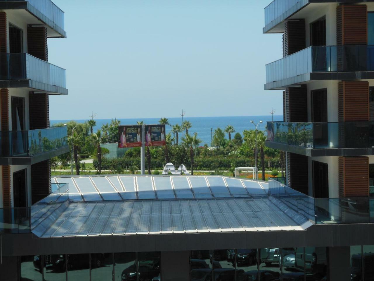 Бежевые Апартаменты Batumi Exteriör bild
