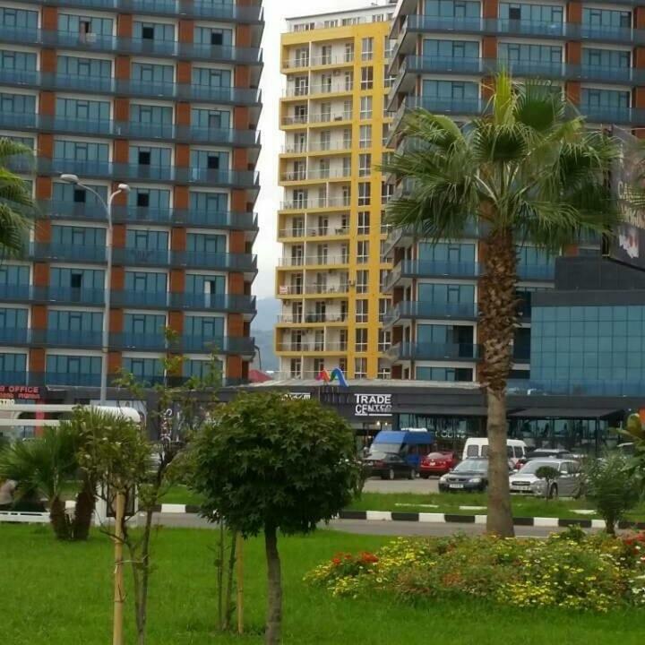 Бежевые Апартаменты Batumi Exteriör bild